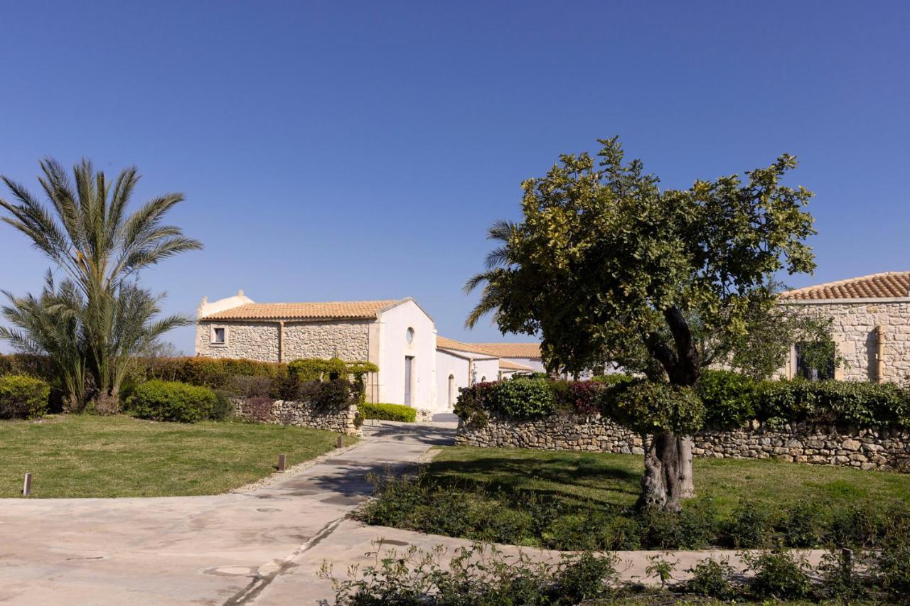 Hotel Masseria Del Carrubo à Noto Extérieur photo