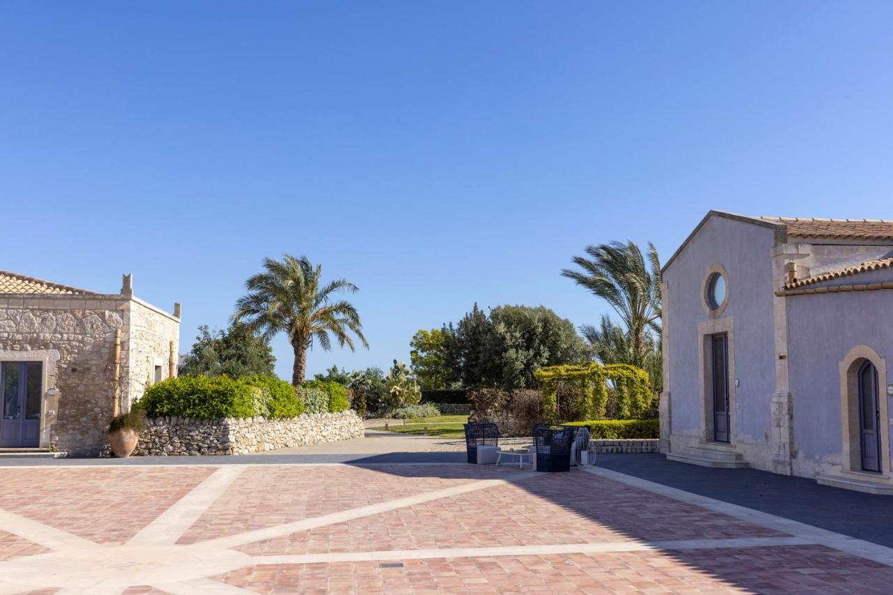 Hotel Masseria Del Carrubo à Noto Extérieur photo