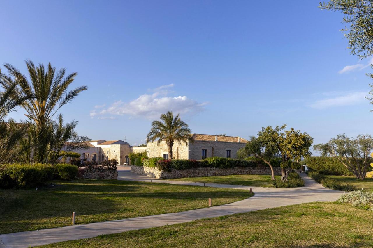 Hotel Masseria Del Carrubo à Noto Extérieur photo